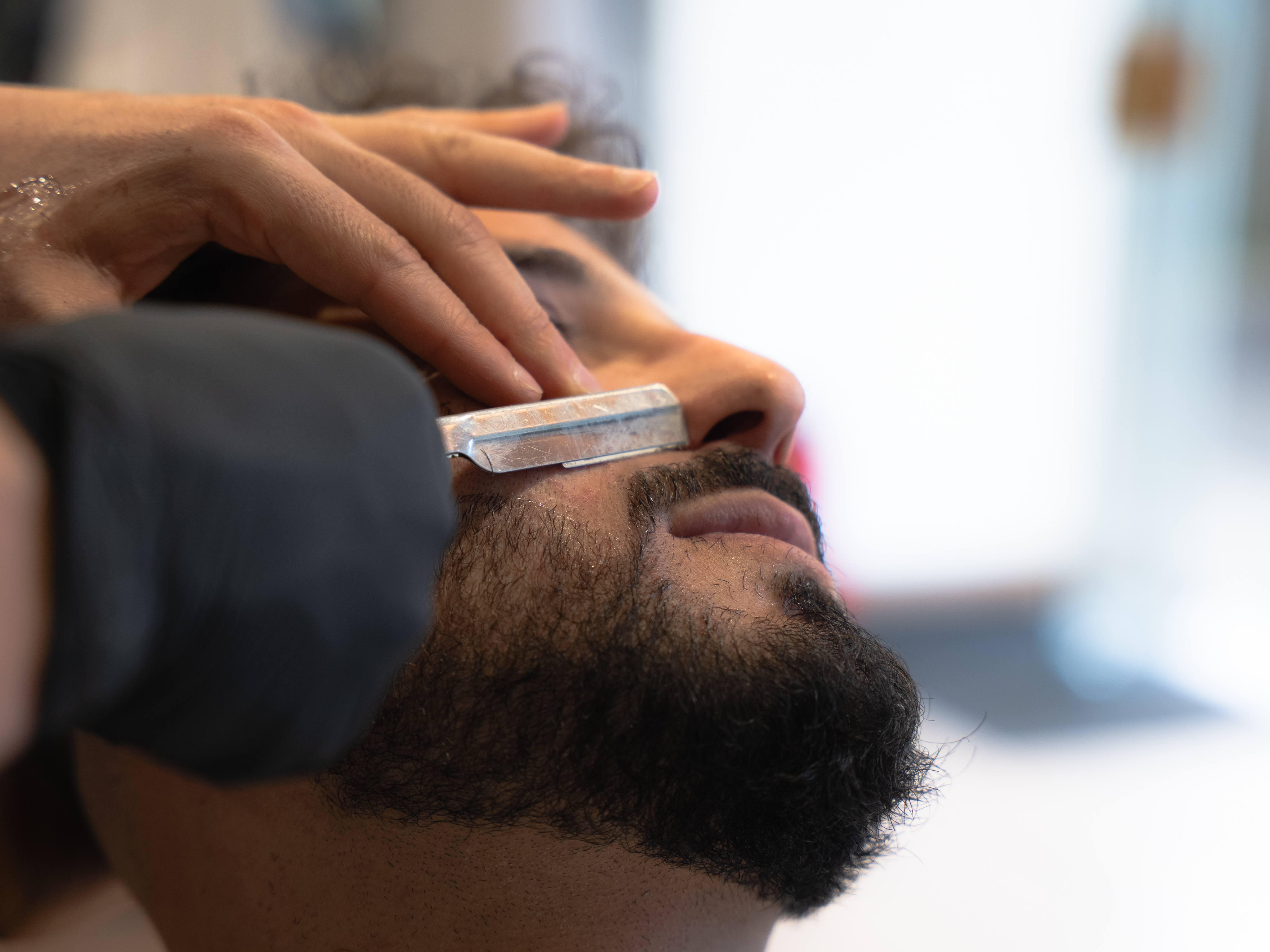 Soin barbe avec rasoir